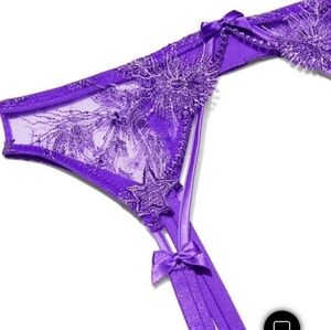 Victoria secret purple garter belt new m/l